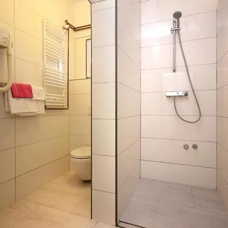 And By The Sea Loviste, Peljesac - 10181 Pensión